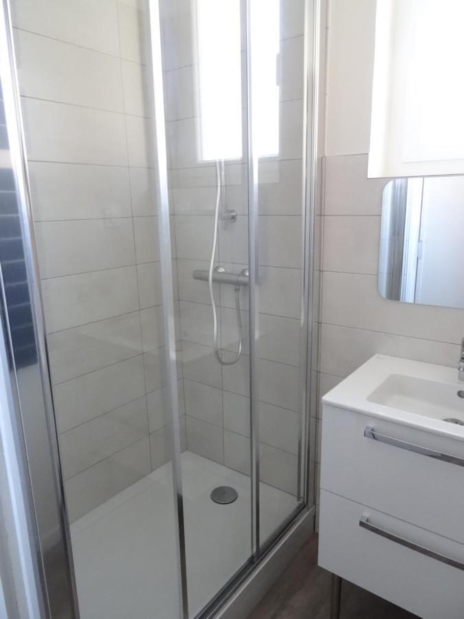شقة T3 Neuf 65M2 5 Personnes Avec Jardin Au Calme, Menage Inclus, Local Velo Bagnères-de-Luchon المظهر الخارجي الصورة